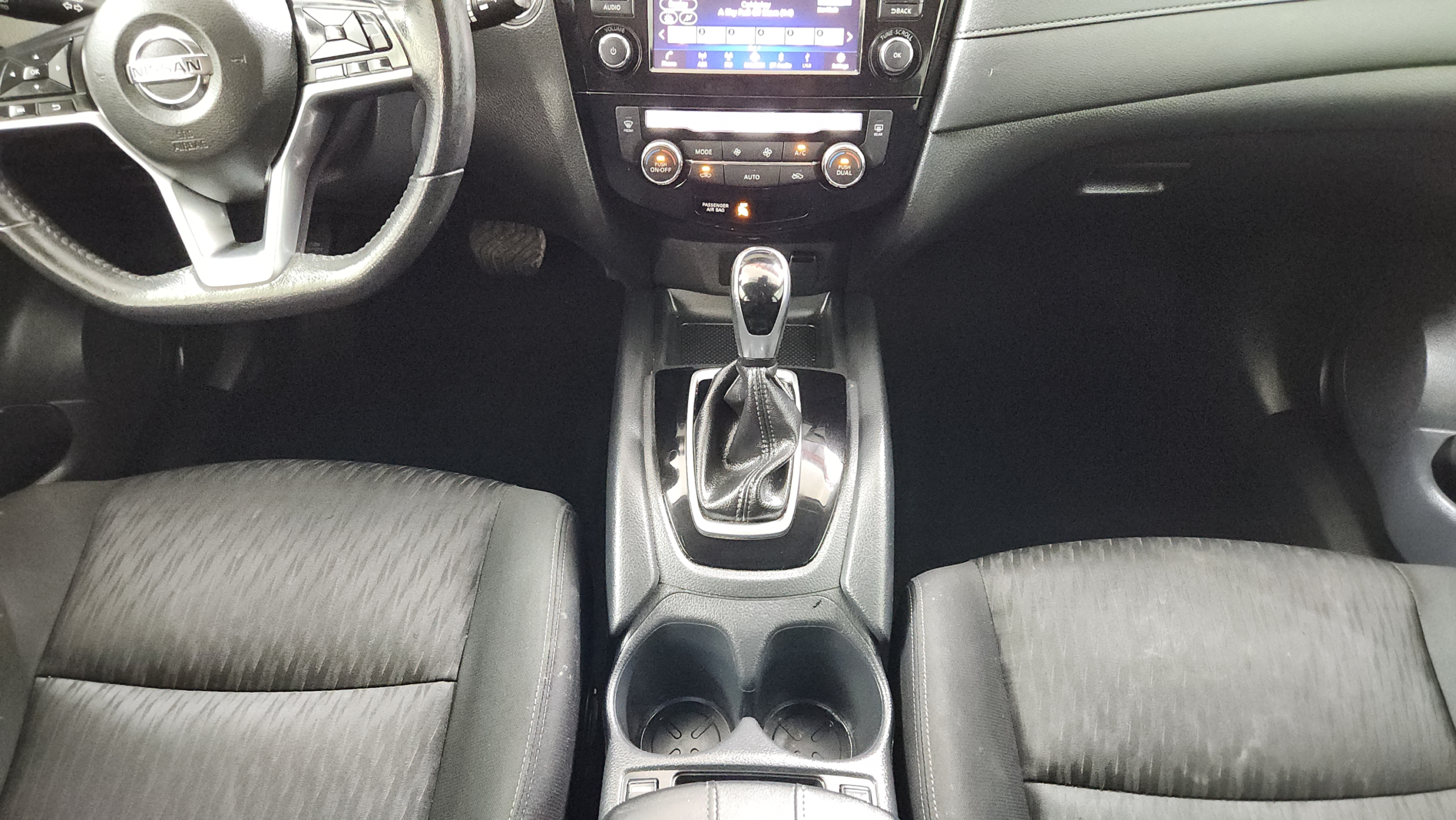 2020 Nissan Rogue SV - Photo 11