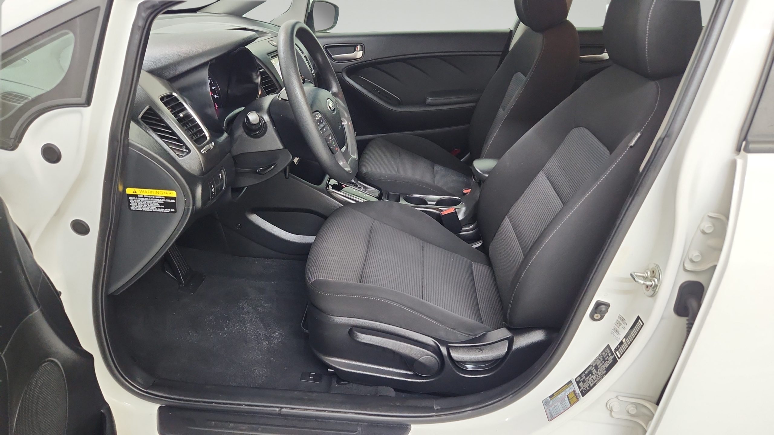2018 Kia FORTE LX - Photo 12