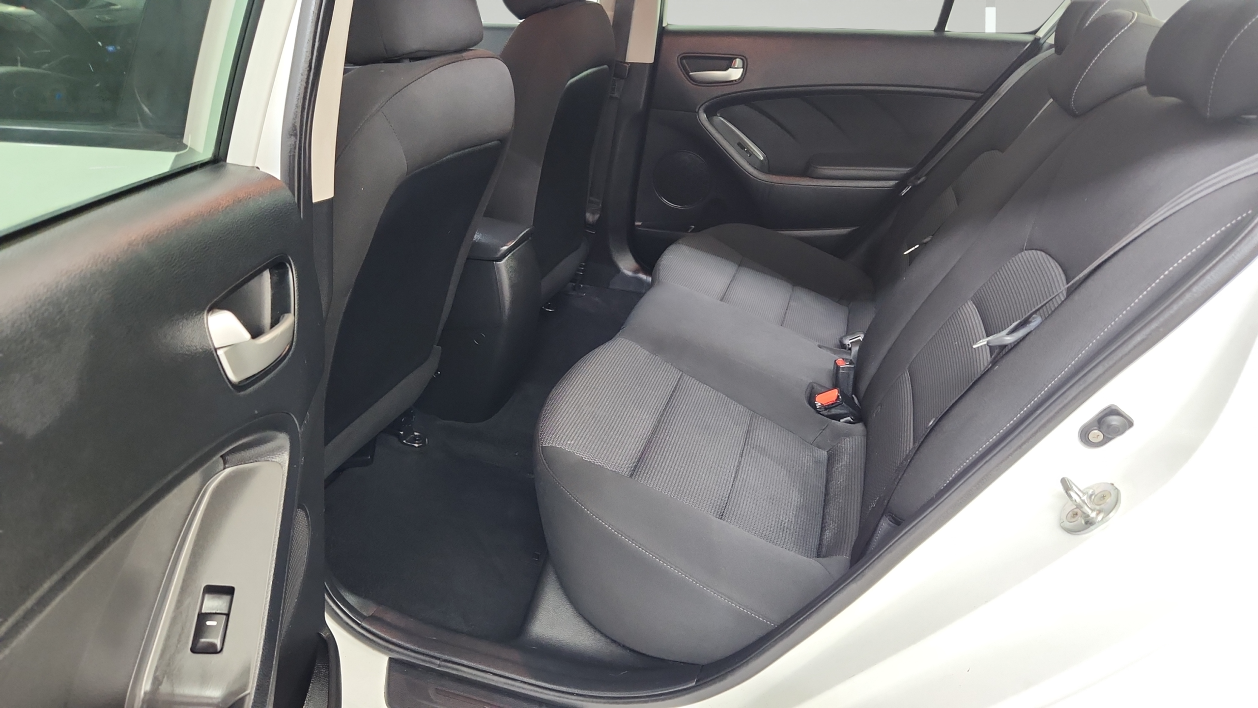 2018 Kia FORTE LX - Photo 14