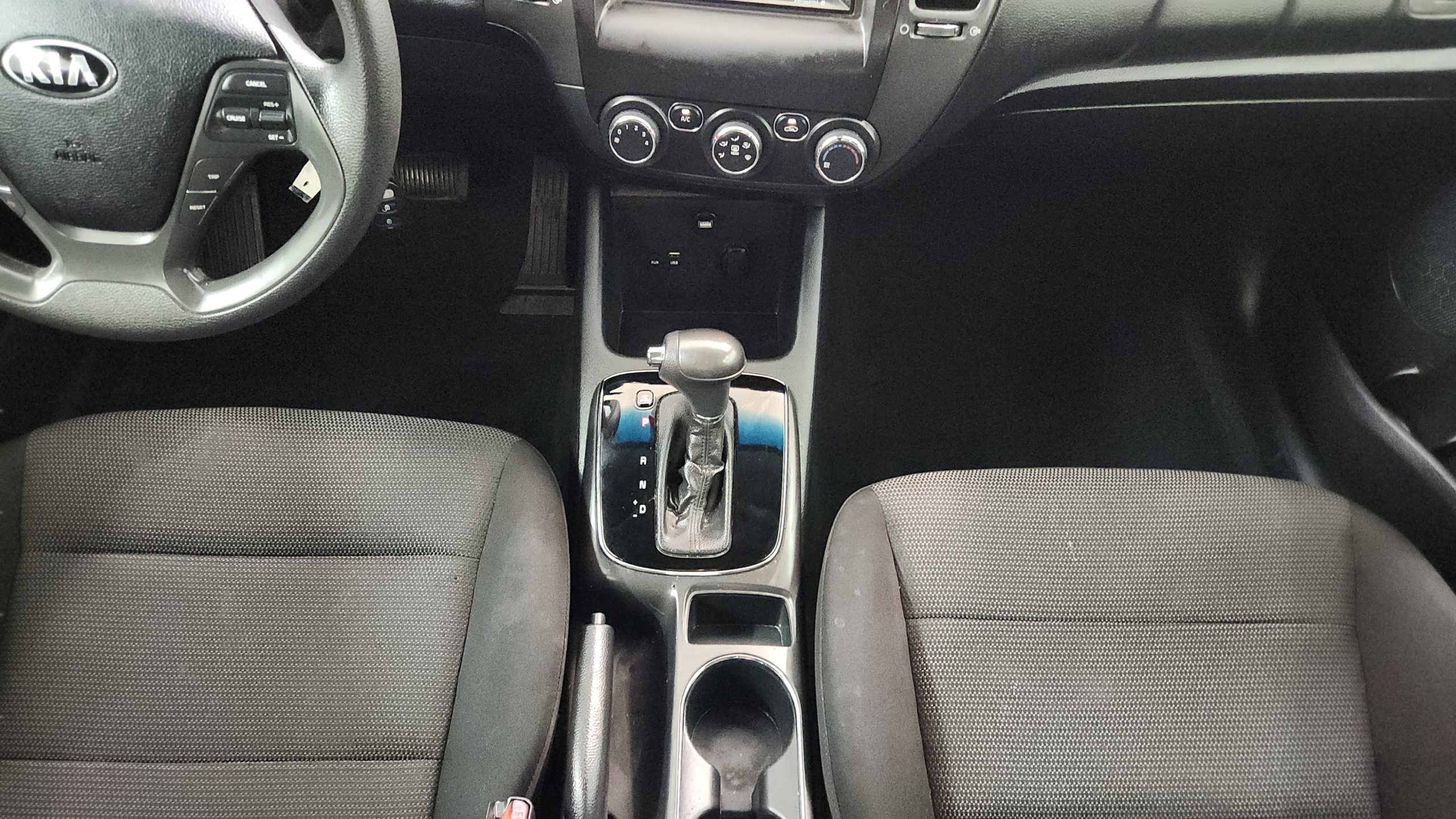 2018 Kia FORTE LX - Photo 11
